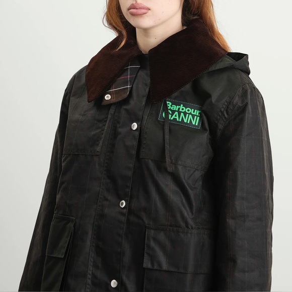 BARBOUR X GANNI HOODED WAX COAT IN CLASSIC TARTAN - Picture 4 of 5
